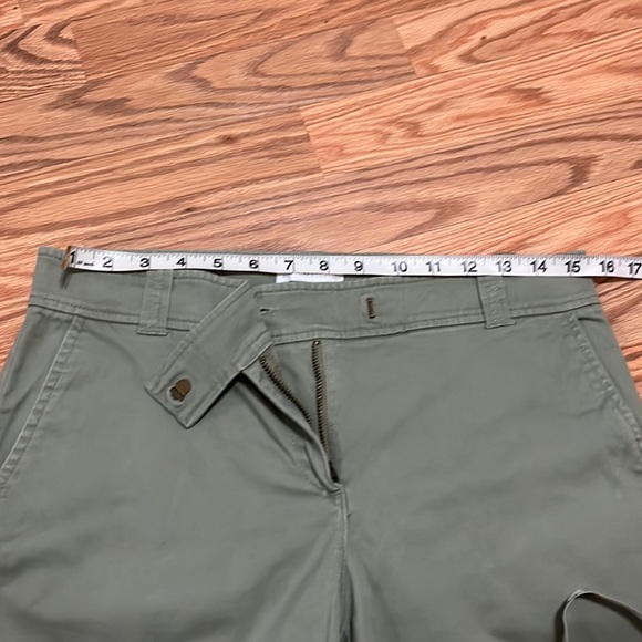 New York and company sage green shorts size 6 - Picture 6 of 7